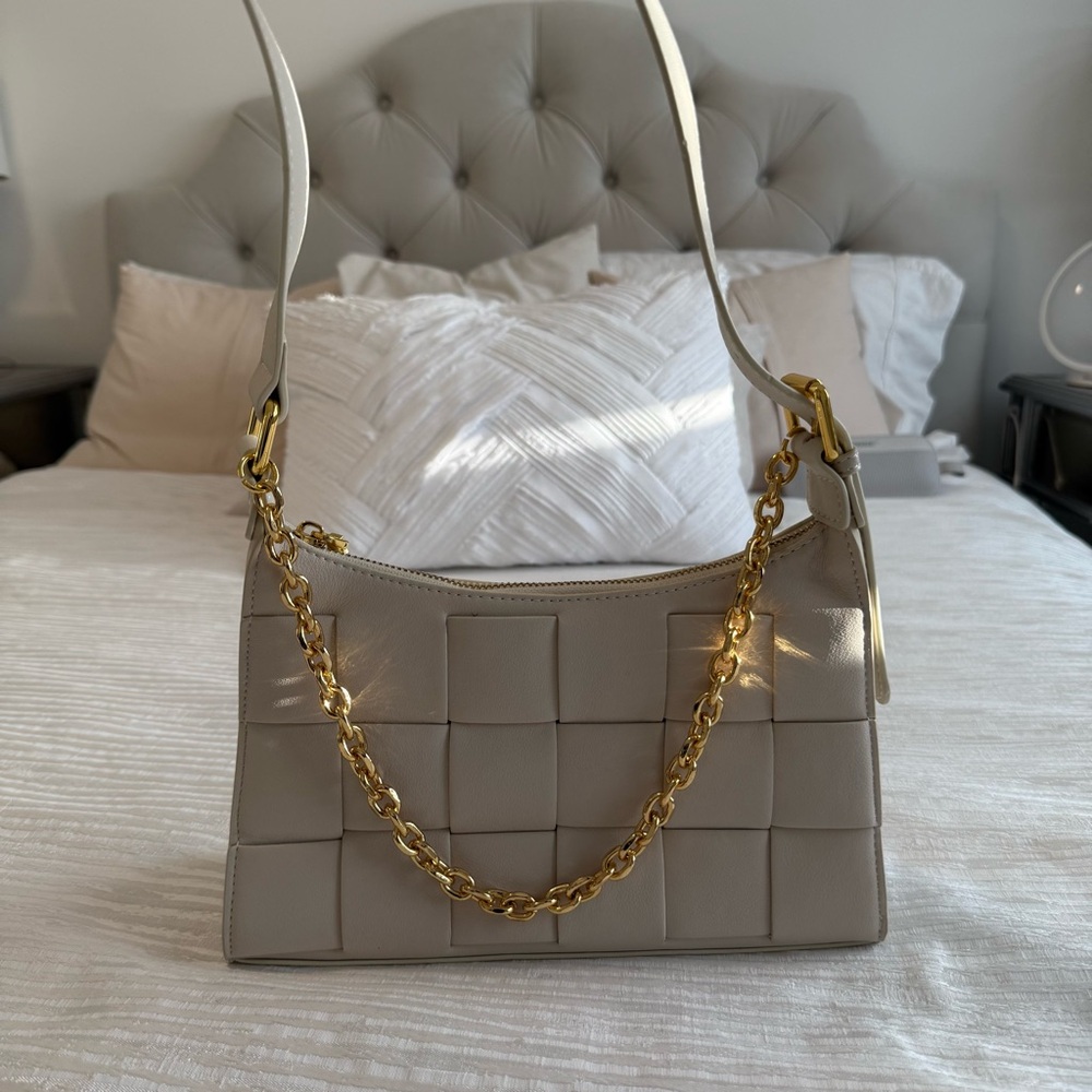 Woven Faux Leather Shoulder Bag with Gold Chain